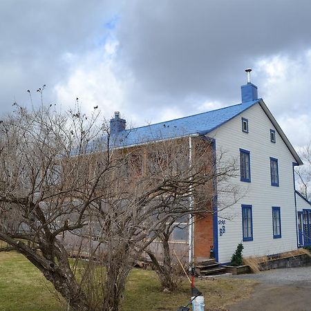 Gite Au Toit Bleu Bed & Breakfast Sainte-Famille Екстериор снимка