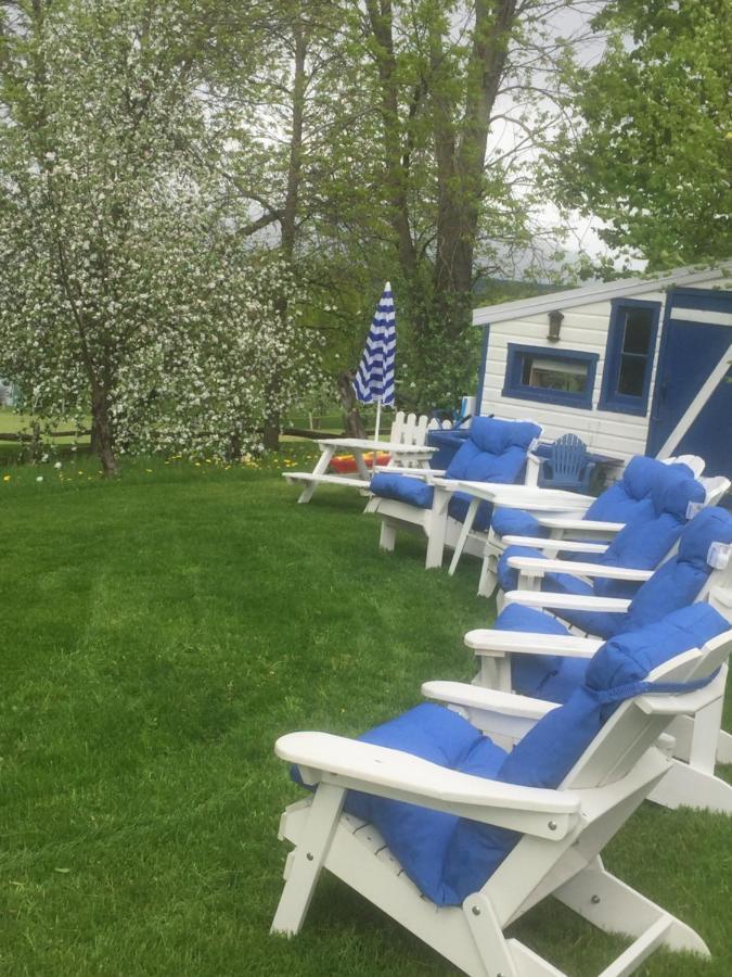 Gite Au Toit Bleu Bed & Breakfast Sainte-Famille Екстериор снимка